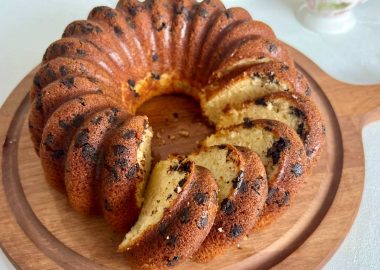 Yumuşacık Damla Çikolatalı Kek Tarifi