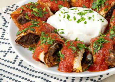 Fırında Beyti Sarma Tarifi – Lokanta Usulü Nefis Lezzet