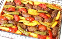 Fırında İzmir Köfte Tarifi (Nefis Sosuyla Tam Ölçülü)